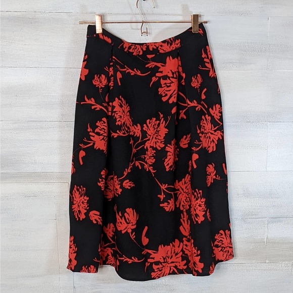 Who What Wear Black and Bright Coral Pleated Knee Length Skirt Size 2 - Picture 2 of 3